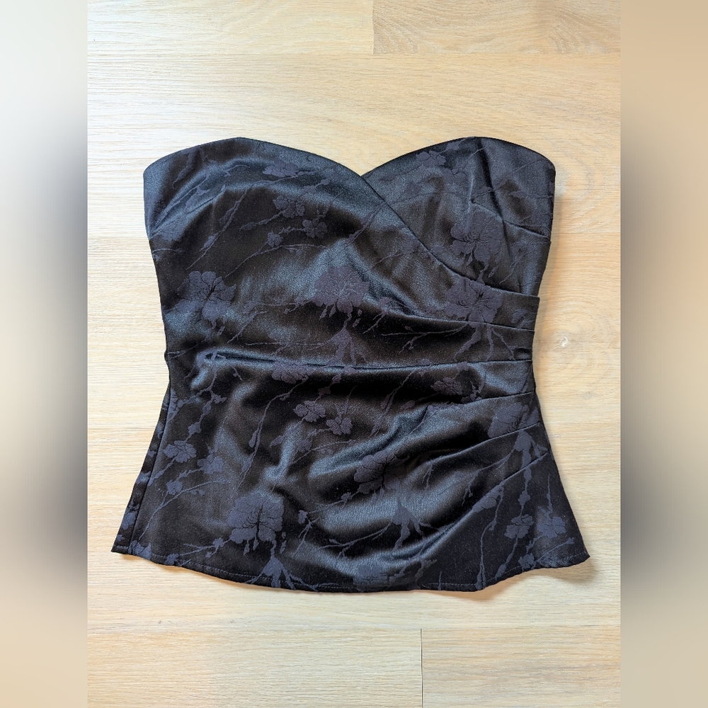 Le Chateau Strapless Top